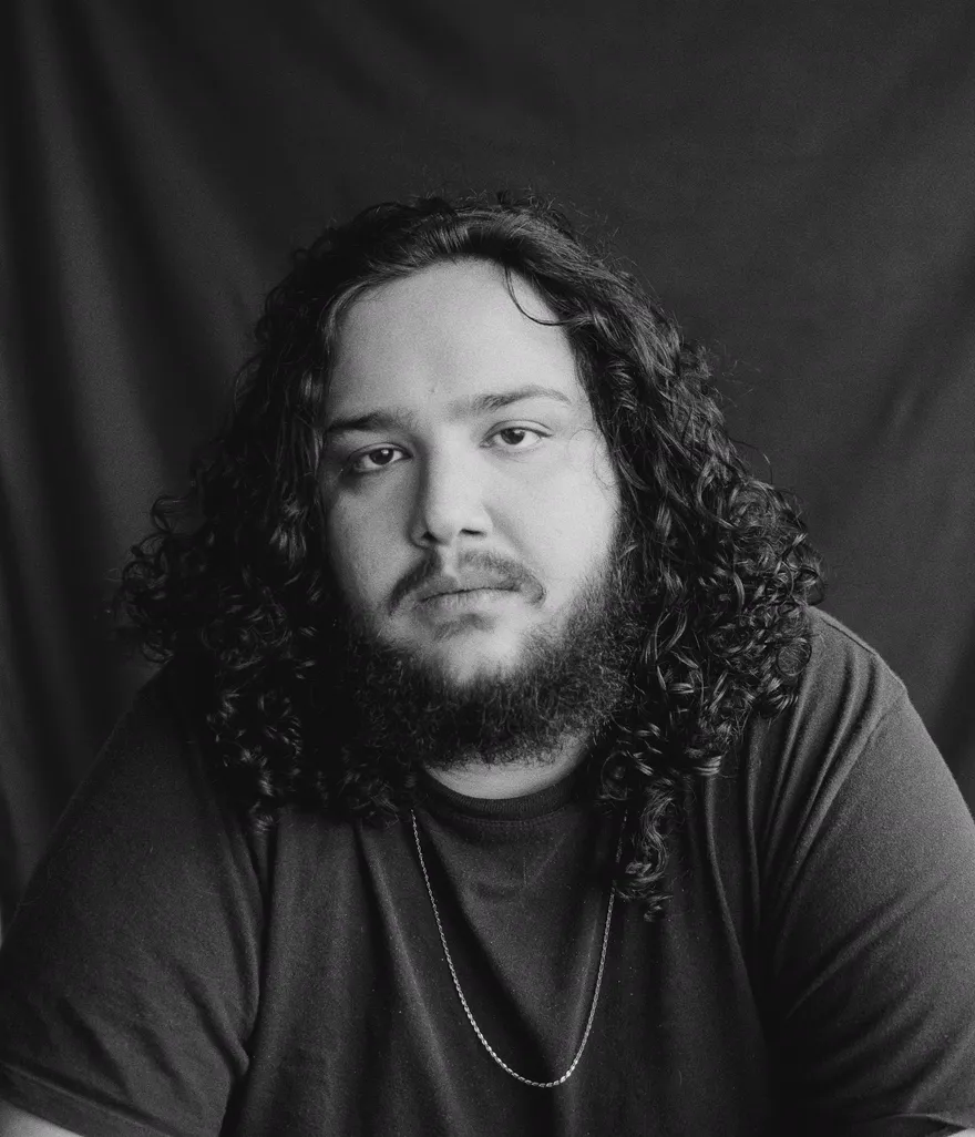 Lucas Queiroz, black-and-white portrait